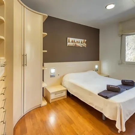 Caules Sleeps 7 Pool Wifi * Lloret de Mar